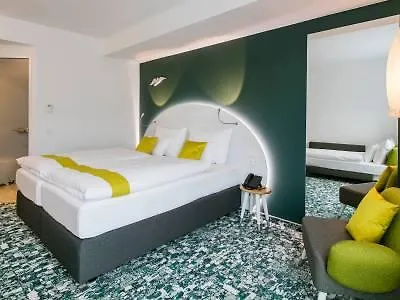 Arcotel Donauzentrum 4*