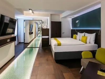 Arcotel Donauzentrum 4*