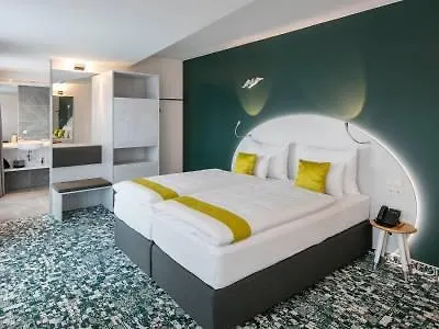 Arcotel Donauzentrum 4* Vídeň