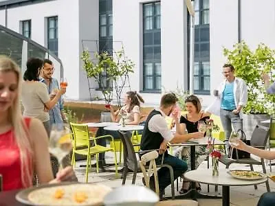 Hotel Arcotel Donauzentrum 4*