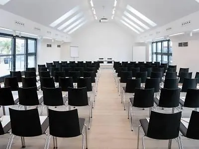 Arcotel Donauzentrum Hotel