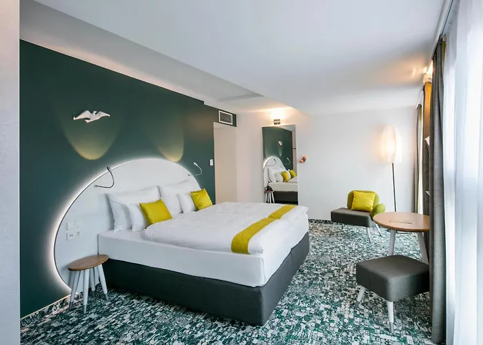 Arcotel Donauzentrum 4*