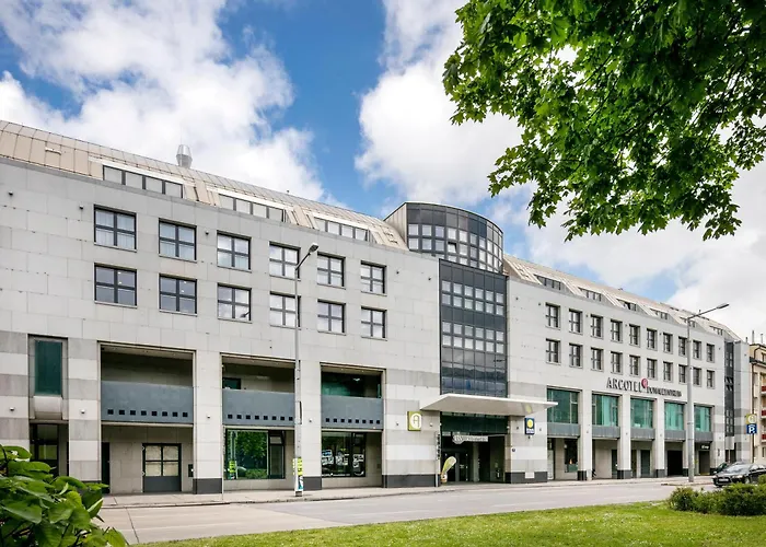 Hotel Arcotel Donauzentrum 4*