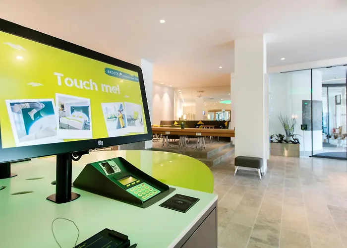 Arcotel Donauzentrum 4*