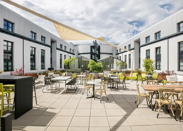 Hotel Arcotel Donauzentrum 4*